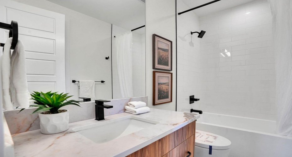 2012 35 Street, Calgary, Alberta T3E 2X6, 6 Bedrooms Bedrooms, ,6 BathroomsBathrooms,Residential,For Sale,35,A2304128