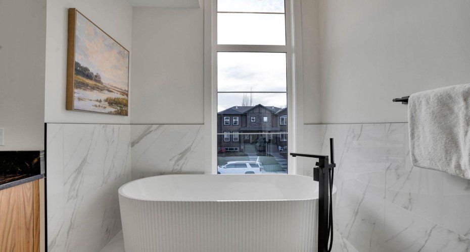 2012 35 Street, Calgary, Alberta T3E 2X6, 6 Bedrooms Bedrooms, ,6 BathroomsBathrooms,Residential,For Sale,35,A2304128