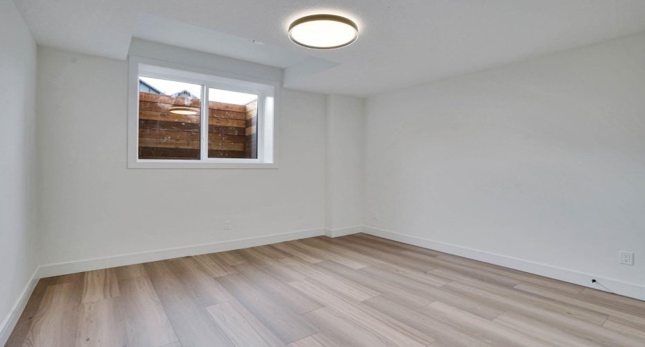 2012 35 Street, Calgary, Alberta T3E 2X6, 6 Bedrooms Bedrooms, ,6 BathroomsBathrooms,Residential,For Sale,35,A2304128