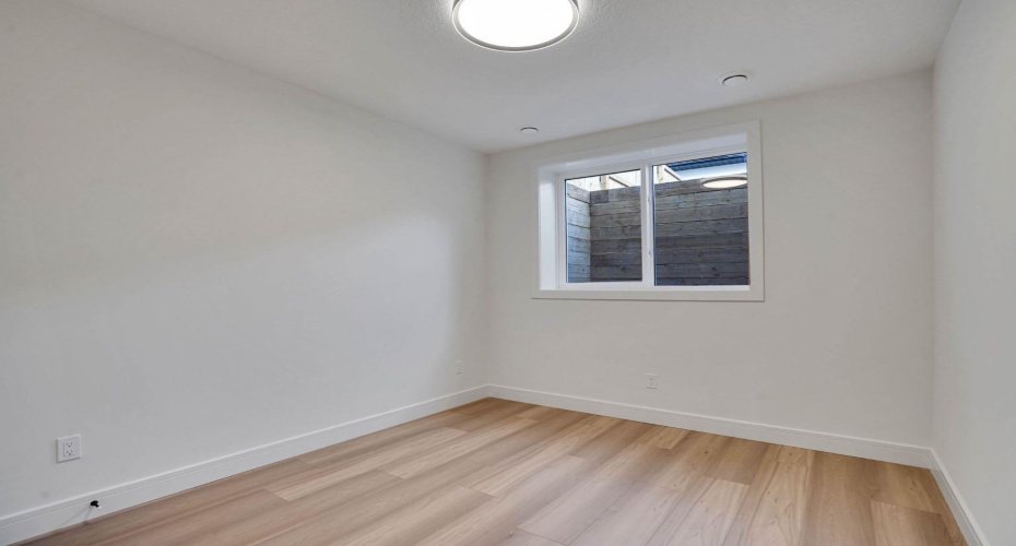 2012 35 Street, Calgary, Alberta T3E 2X6, 6 Bedrooms Bedrooms, ,6 BathroomsBathrooms,Residential,For Sale,35,A2304128