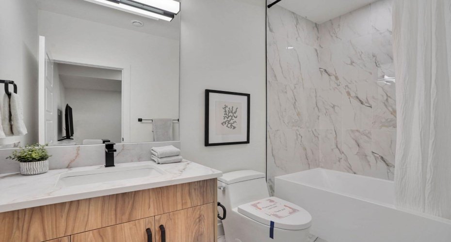 2012 35 Street, Calgary, Alberta T3E 2X6, 6 Bedrooms Bedrooms, ,6 BathroomsBathrooms,Residential,For Sale,35,A2304128