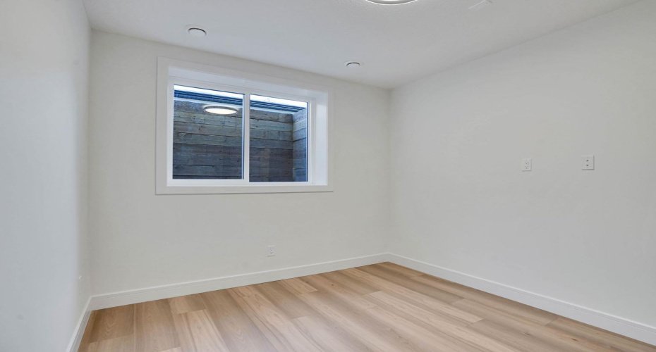 2012 35 Street, Calgary, Alberta T3E 2X6, 6 Bedrooms Bedrooms, ,6 BathroomsBathrooms,Residential,For Sale,35,A2304128