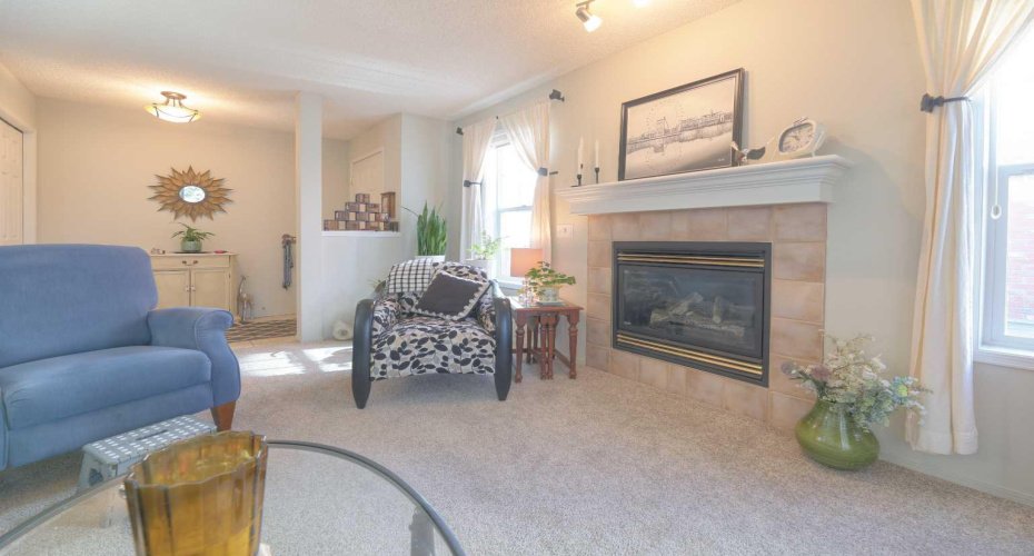 7171 Coach Hill Road, Calgary, Alberta T3H 3R7, 2 Bedrooms Bedrooms, ,2 BathroomsBathrooms,Residential,For Sale,Coach Hill,A2304135