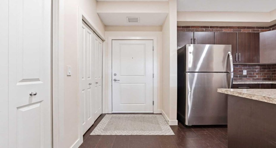 2727 28 Avenue, Calgary, Alberta T2B 0L4, 1 Bedroom Bedrooms, ,1 BathroomBathrooms,Residential,For Sale,28,A2304199