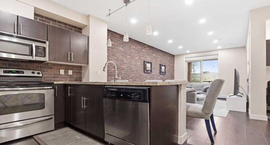 2727 28 Avenue, Calgary, Alberta T2B 0L4, 1 Bedroom Bedrooms, ,1 BathroomBathrooms,Residential,For Sale,28,A2304199