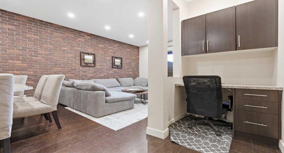 2727 28 Avenue, Calgary, Alberta T2B 0L4, 1 Bedroom Bedrooms, ,1 BathroomBathrooms,Residential,For Sale,28,A2304199