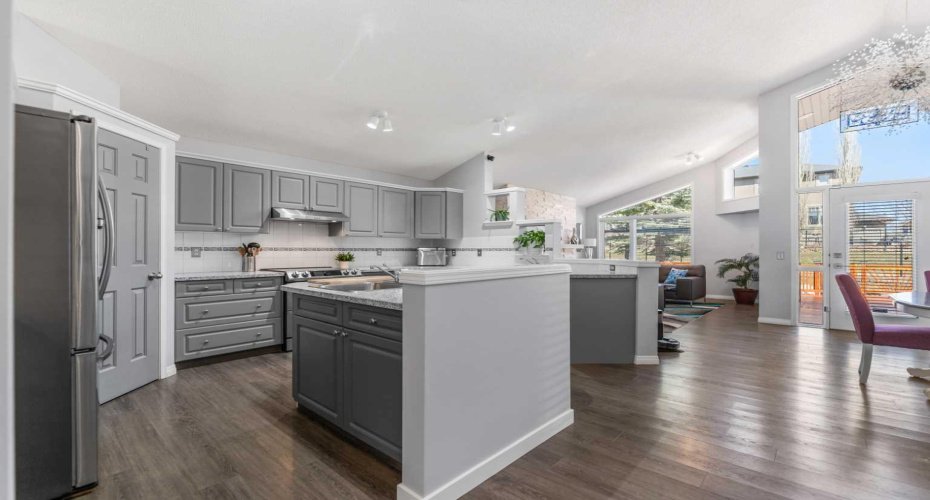 114 Rocky Ridge Green, Calgary, Alberta T3G 4R6, 3 Bedrooms Bedrooms, ,3 BathroomsBathrooms,Residential,For Sale,Rocky Ridge,A2304229