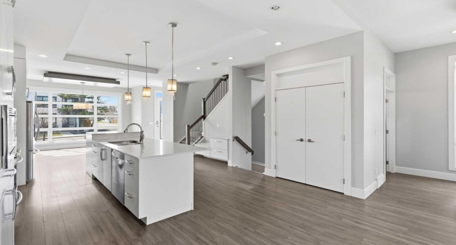 2052 46 Avenue, Calgary, Alberta T2T 2R9, 4 Bedrooms Bedrooms, ,4 BathroomsBathrooms,Residential,For Sale,46,A2304239