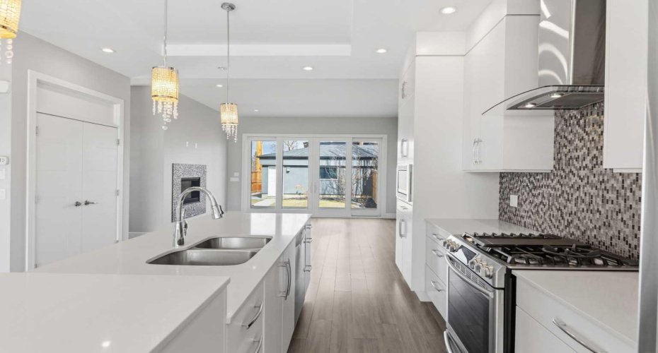 2052 46 Avenue, Calgary, Alberta T2T 2R9, 4 Bedrooms Bedrooms, ,4 BathroomsBathrooms,Residential,For Sale,46,A2304239