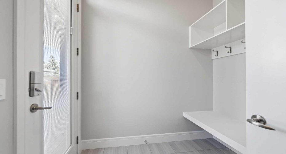 2052 46 Avenue, Calgary, Alberta T2T 2R9, 4 Bedrooms Bedrooms, ,4 BathroomsBathrooms,Residential,For Sale,46,A2304239