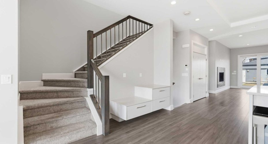 2052 46 Avenue, Calgary, Alberta T2T 2R9, 4 Bedrooms Bedrooms, ,4 BathroomsBathrooms,Residential,For Sale,46,A2304239