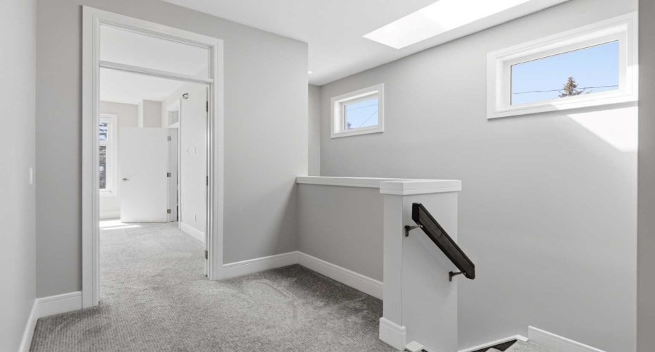 2052 46 Avenue, Calgary, Alberta T2T 2R9, 4 Bedrooms Bedrooms, ,4 BathroomsBathrooms,Residential,For Sale,46,A2304239