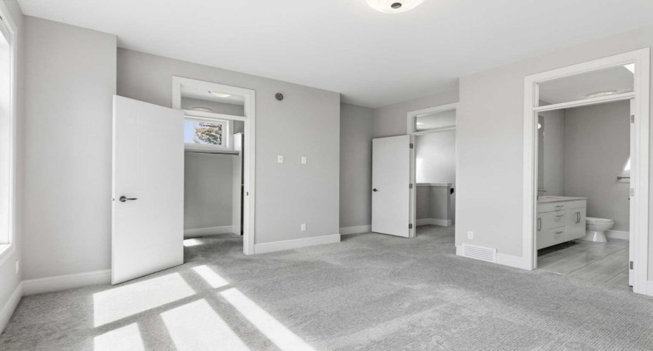 2052 46 Avenue, Calgary, Alberta T2T 2R9, 4 Bedrooms Bedrooms, ,4 BathroomsBathrooms,Residential,For Sale,46,A2304239