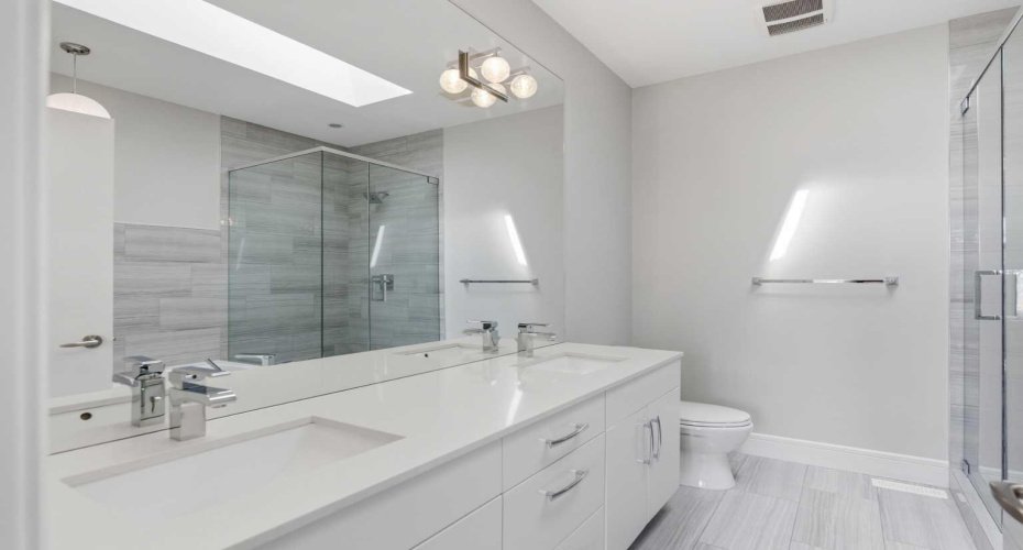 2052 46 Avenue, Calgary, Alberta T2T 2R9, 4 Bedrooms Bedrooms, ,4 BathroomsBathrooms,Residential,For Sale,46,A2304239