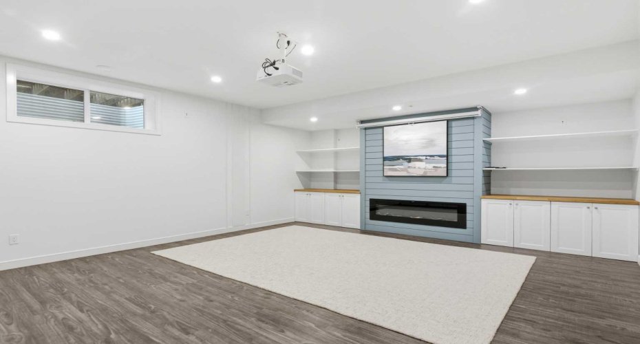 2052 46 Avenue, Calgary, Alberta T2T 2R9, 4 Bedrooms Bedrooms, ,4 BathroomsBathrooms,Residential,For Sale,46,A2304239