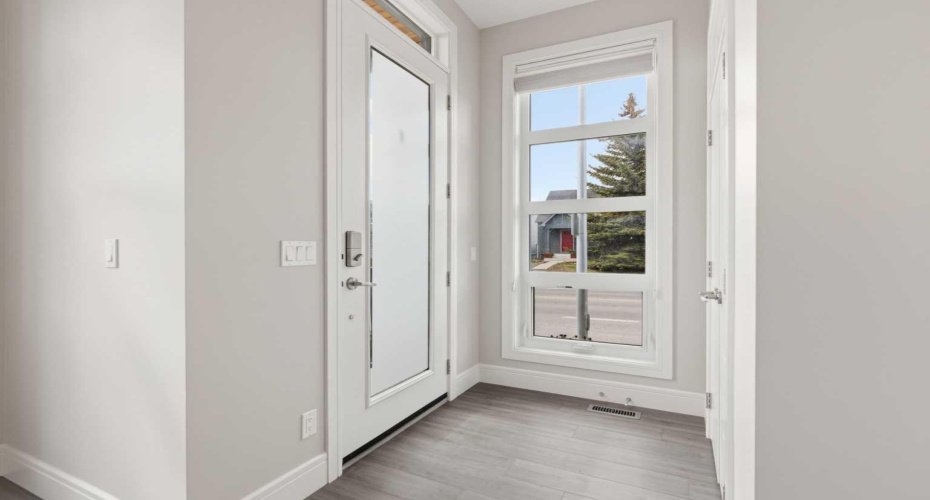 2052 46 Avenue, Calgary, Alberta T2T 2R9, 4 Bedrooms Bedrooms, ,4 BathroomsBathrooms,Residential,For Sale,46,A2304239