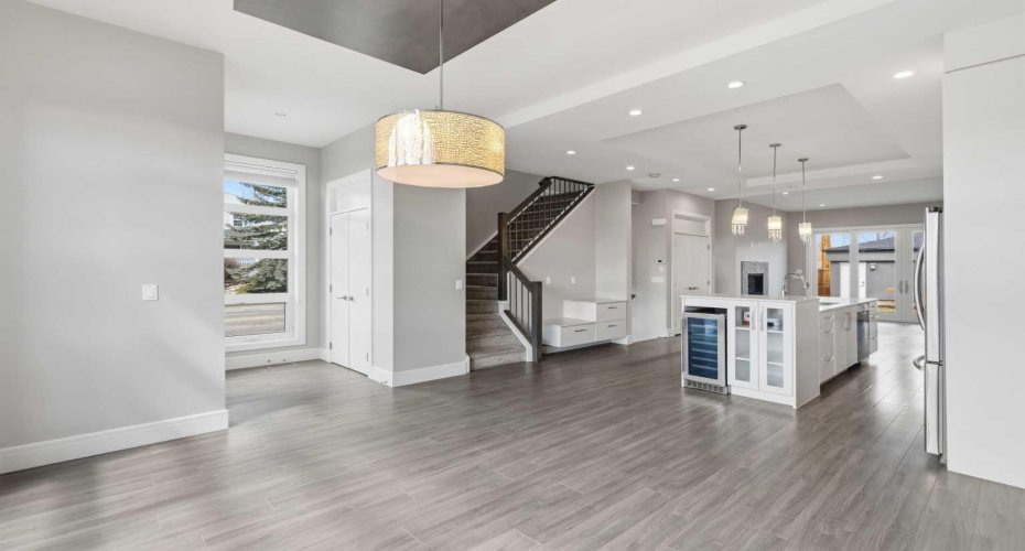 2052 46 Avenue, Calgary, Alberta T2T 2R9, 4 Bedrooms Bedrooms, ,4 BathroomsBathrooms,Residential,For Sale,46,A2304239