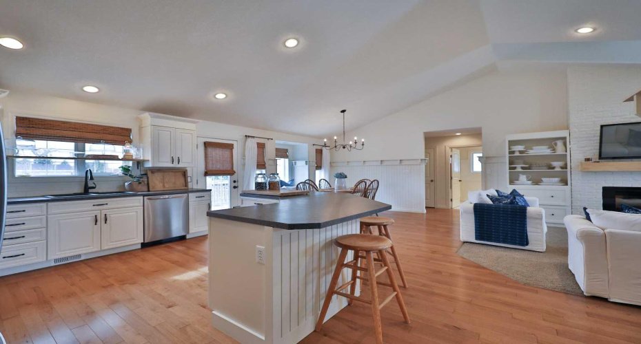 234 1A Street, Magrath, Alberta T0K 1J0, 5 Bedrooms Bedrooms, ,3 BathroomsBathrooms,Residential,For Sale,1A,A2304242