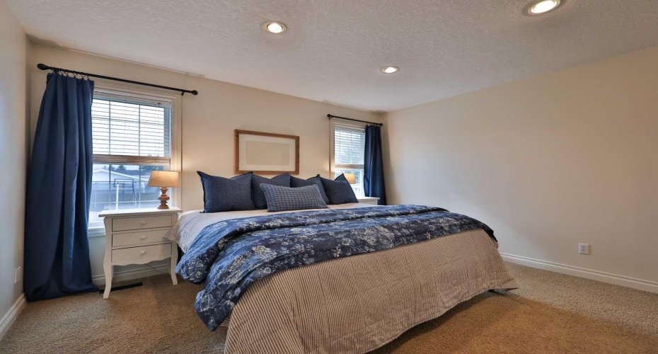 234 1A Street, Magrath, Alberta T0K 1J0, 5 Bedrooms Bedrooms, ,3 BathroomsBathrooms,Residential,For Sale,1A,A2304242