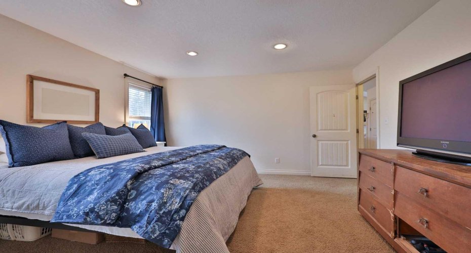 234 1A Street, Magrath, Alberta T0K 1J0, 5 Bedrooms Bedrooms, ,3 BathroomsBathrooms,Residential,For Sale,1A,A2304242