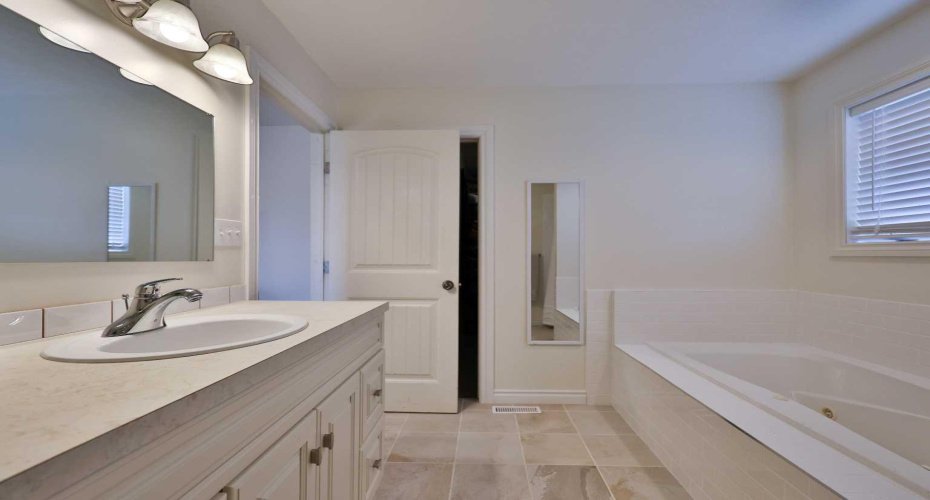 234 1A Street, Magrath, Alberta T0K 1J0, 5 Bedrooms Bedrooms, ,3 BathroomsBathrooms,Residential,For Sale,1A,A2304242