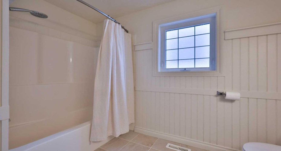 234 1A Street, Magrath, Alberta T0K 1J0, 5 Bedrooms Bedrooms, ,3 BathroomsBathrooms,Residential,For Sale,1A,A2304242