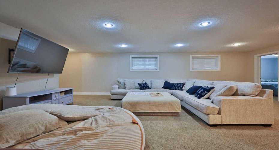 234 1A Street, Magrath, Alberta T0K 1J0, 5 Bedrooms Bedrooms, ,3 BathroomsBathrooms,Residential,For Sale,1A,A2304242