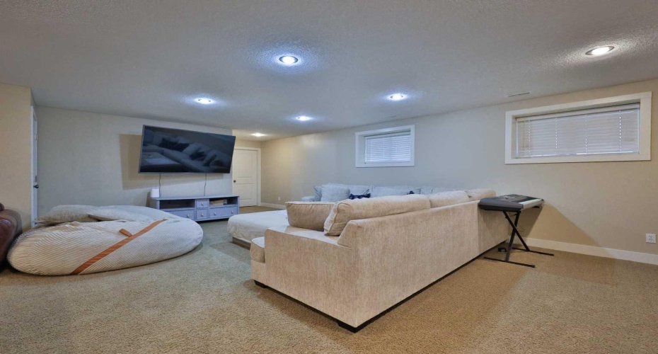 234 1A Street, Magrath, Alberta T0K 1J0, 5 Bedrooms Bedrooms, ,3 BathroomsBathrooms,Residential,For Sale,1A,A2304242