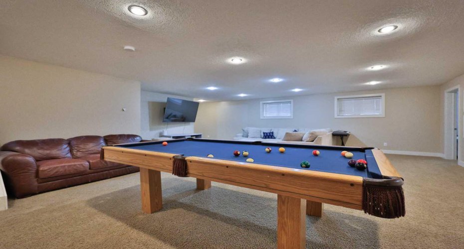 234 1A Street, Magrath, Alberta T0K 1J0, 5 Bedrooms Bedrooms, ,3 BathroomsBathrooms,Residential,For Sale,1A,A2304242