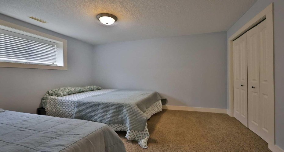 234 1A Street, Magrath, Alberta T0K 1J0, 5 Bedrooms Bedrooms, ,3 BathroomsBathrooms,Residential,For Sale,1A,A2304242