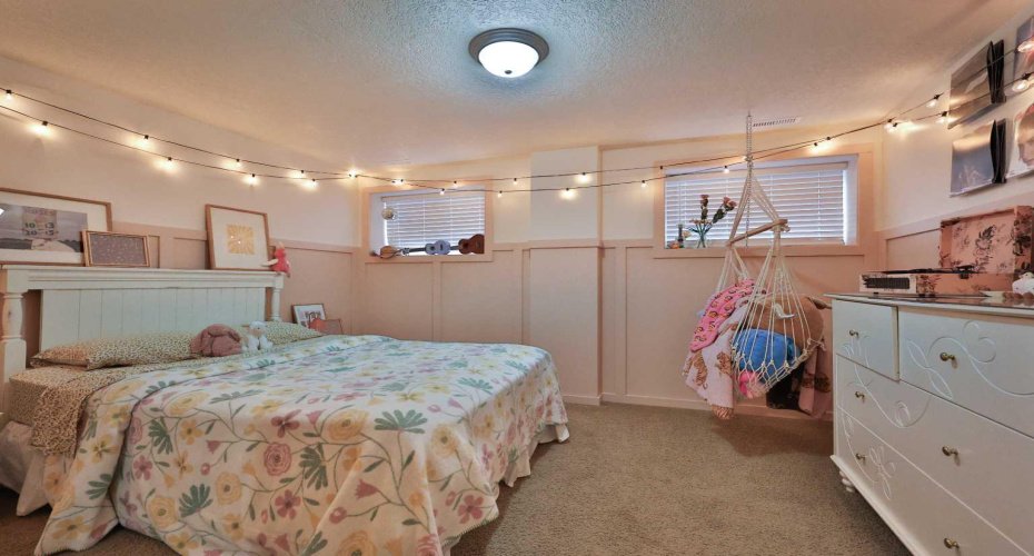 234 1A Street, Magrath, Alberta T0K 1J0, 5 Bedrooms Bedrooms, ,3 BathroomsBathrooms,Residential,For Sale,1A,A2304242