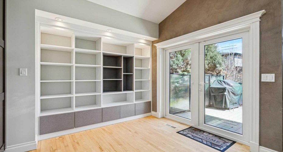 367 Discovery Place, Calgary, Alberta T3H 4N7, 4 Bedrooms Bedrooms, ,3 BathroomsBathrooms,Residential,For Sale,Discovery,A2304244