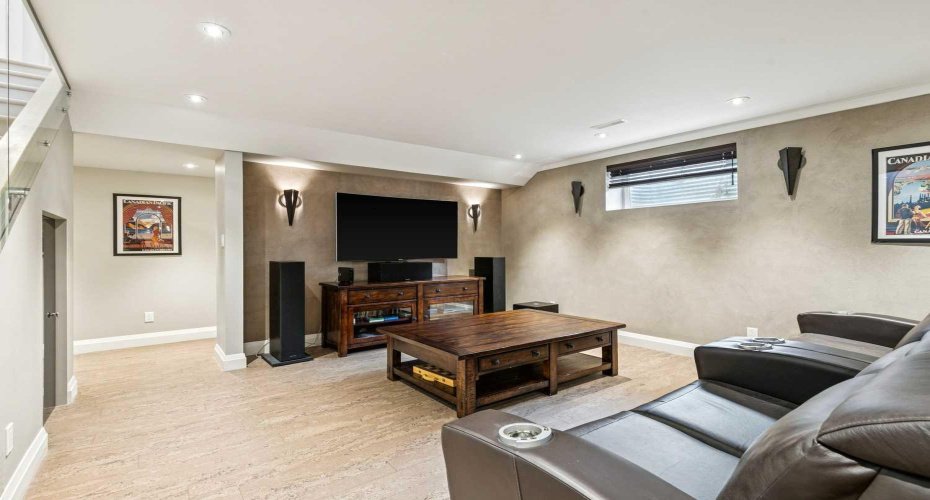 367 Discovery Place, Calgary, Alberta T3H 4N7, 4 Bedrooms Bedrooms, ,3 BathroomsBathrooms,Residential,For Sale,Discovery,A2304244