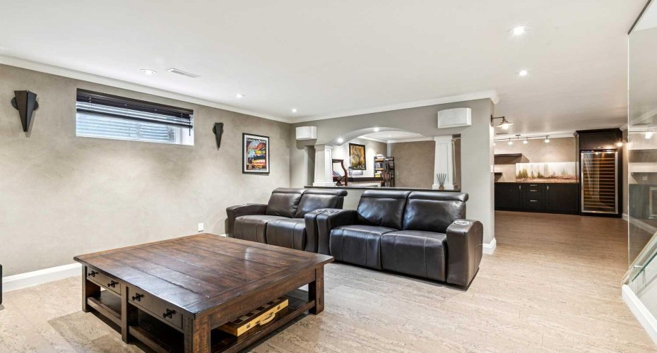 367 Discovery Place, Calgary, Alberta T3H 4N7, 4 Bedrooms Bedrooms, ,3 BathroomsBathrooms,Residential,For Sale,Discovery,A2304244