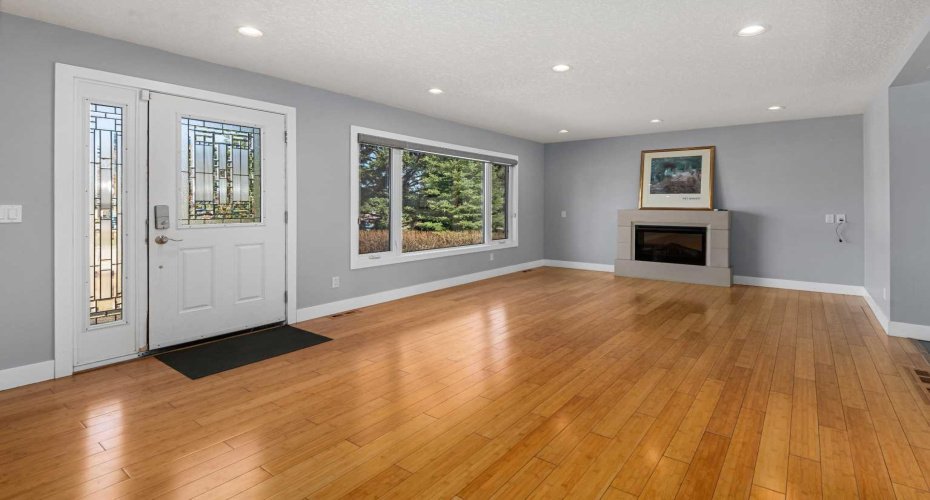 803 94 Avenue, Calgary, Alberta T2V 0X8, 3 Bedrooms Bedrooms, ,2 BathroomsBathrooms,Residential,For Sale,94,A2304250