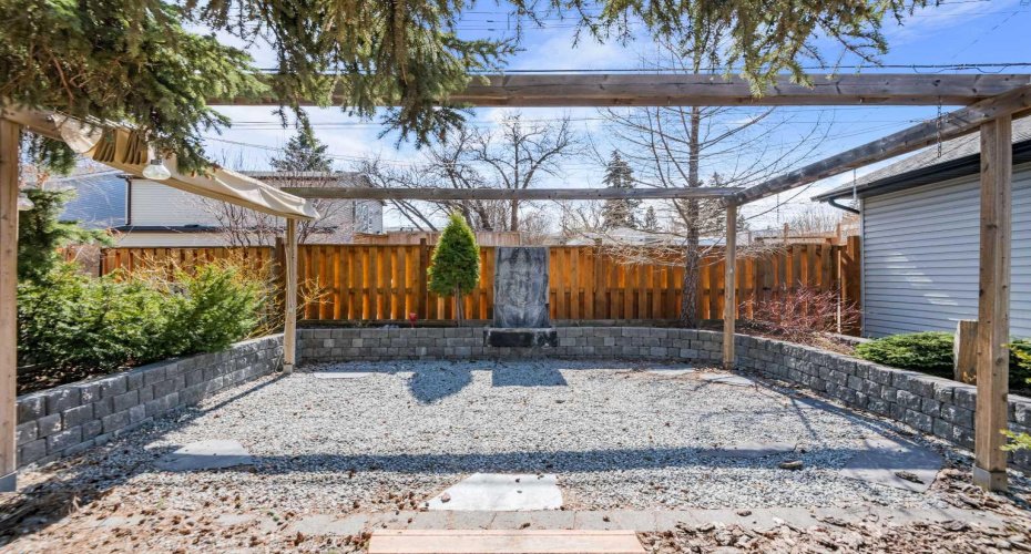 Stunning pergola with feature fountain.