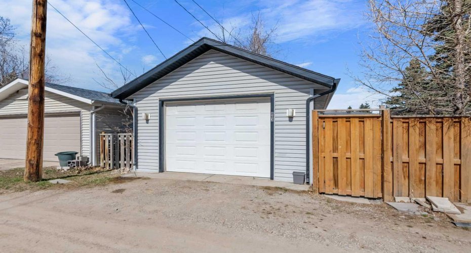 Newer oversized garage.