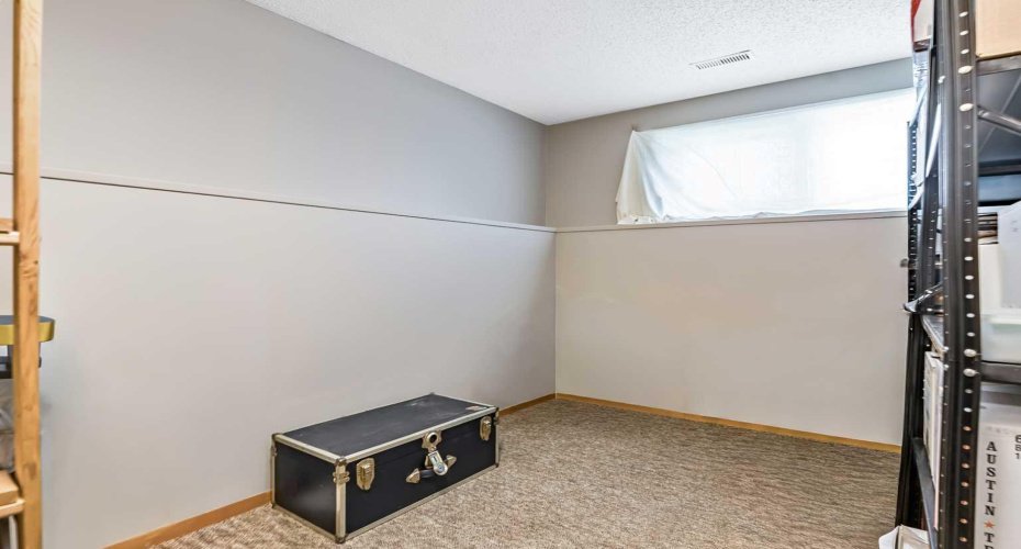 323 Woodvale Crescent, Calgary, Alberta T2W 3L3, 4 Bedrooms Bedrooms, ,2 BathroomsBathrooms,Residential,For Sale,Woodvale,A2304263