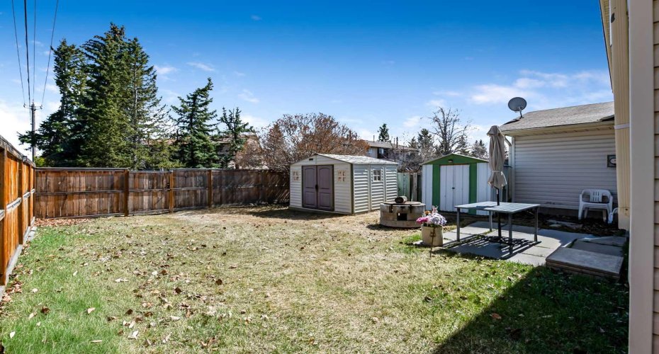 323 Woodvale Crescent, Calgary, Alberta T2W 3L3, 4 Bedrooms Bedrooms, ,2 BathroomsBathrooms,Residential,For Sale,Woodvale,A2304263
