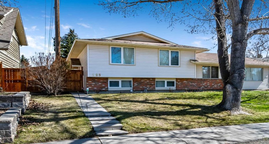 323 Woodvale Crescent, Calgary, Alberta T2W 3L3, 4 Bedrooms Bedrooms, ,2 BathroomsBathrooms,Residential,For Sale,Woodvale,A2304263
