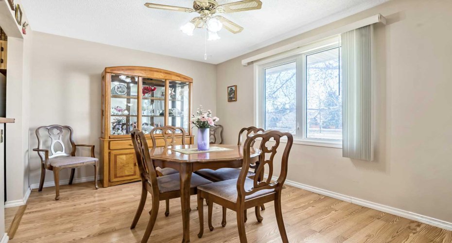 323 Woodvale Crescent, Calgary, Alberta T2W 3L3, 4 Bedrooms Bedrooms, ,2 BathroomsBathrooms,Residential,For Sale,Woodvale,A2304263