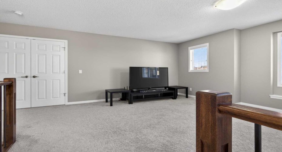 333 Viewpointe Terrace, Chestermere, Alberta T1X 0T3, 4 Bedrooms Bedrooms, ,3 BathroomsBathrooms,Residential,For Sale,Viewpointe,A2304362