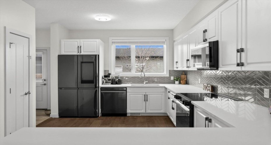 330 Redstone Boulevard, Calgary, Alberta T3N 1K2, 2 Bedrooms Bedrooms, ,3 BathroomsBathrooms,Residential,For Sale,Redstone,A2304501