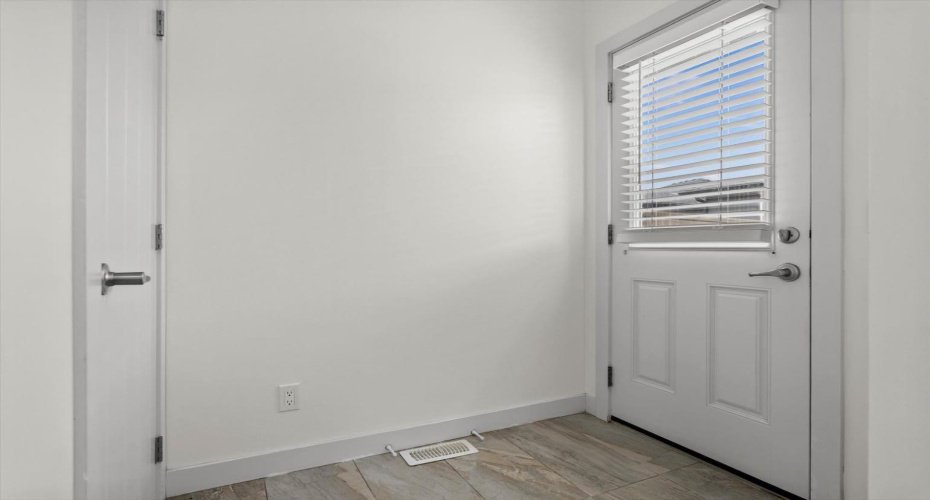 330 Redstone Boulevard, Calgary, Alberta T3N 1K2, 2 Bedrooms Bedrooms, ,3 BathroomsBathrooms,Residential,For Sale,Redstone,A2304501