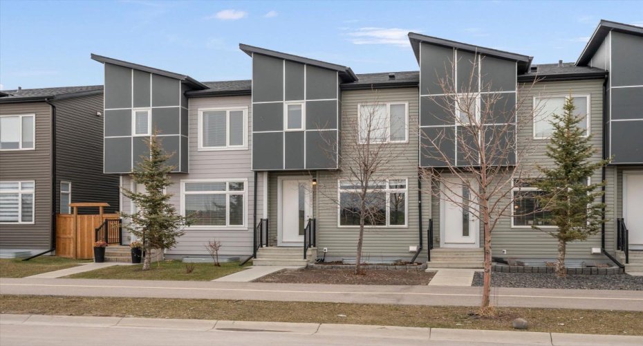330 Redstone Boulevard, Calgary, Alberta T3N 1K2, 2 Bedrooms Bedrooms, ,3 BathroomsBathrooms,Residential,For Sale,Redstone,A2304501