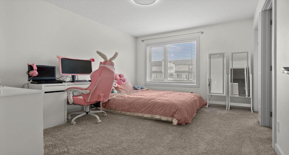 330 Redstone Boulevard, Calgary, Alberta T3N 1K2, 2 Bedrooms Bedrooms, ,3 BathroomsBathrooms,Residential,For Sale,Redstone,A2304501