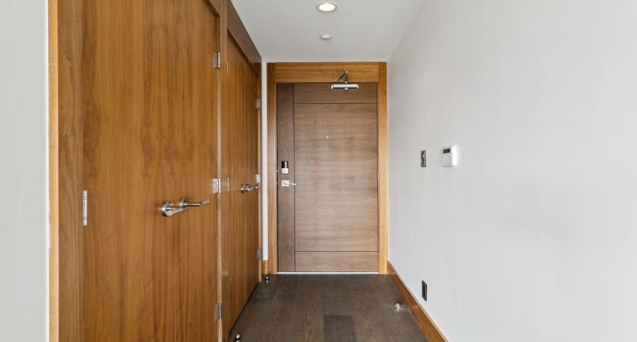 ENTRY TO UNIT 606
