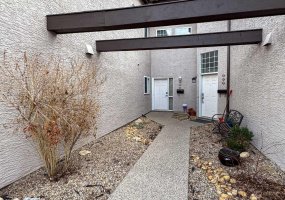 1997 Sirocco Drive, Calgary, Alberta T3H 3E6, 2 Bedrooms Bedrooms, ,2 BathroomsBathrooms,Residential,For Sale,Sirocco,A2304547