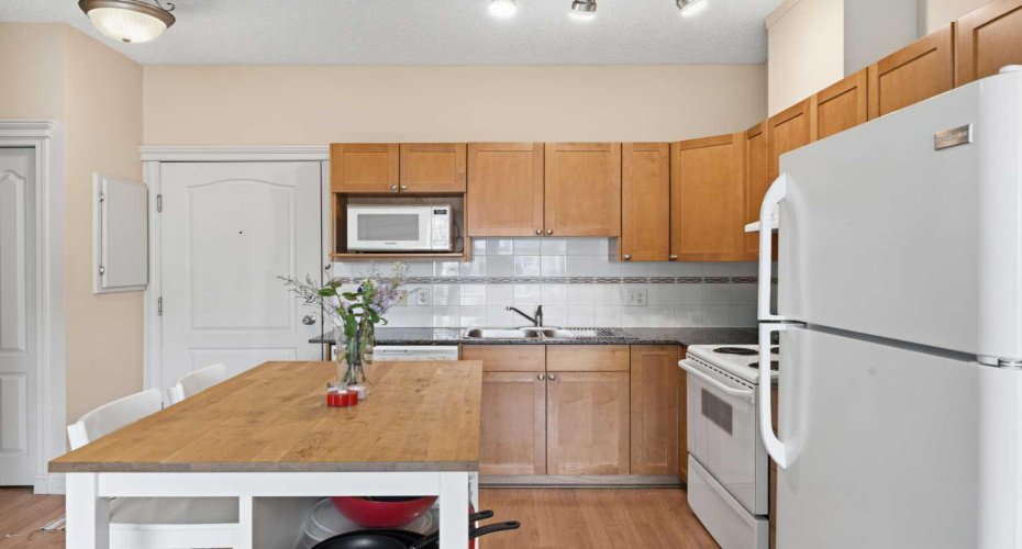 333 Riverfront Avenue, Calgary, Alberta T2G 5R1, 1 Bedroom Bedrooms, ,1 BathroomBathrooms,Residential,For Sale,Riverfront,A2304592