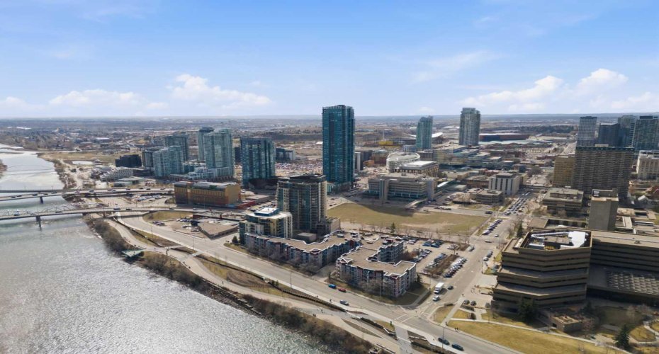 333 Riverfront Avenue, Calgary, Alberta T2G 5R1, 1 Bedroom Bedrooms, ,1 BathroomBathrooms,Residential,For Sale,Riverfront,A2304592